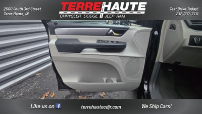 2012 Volkswagen Routan SE