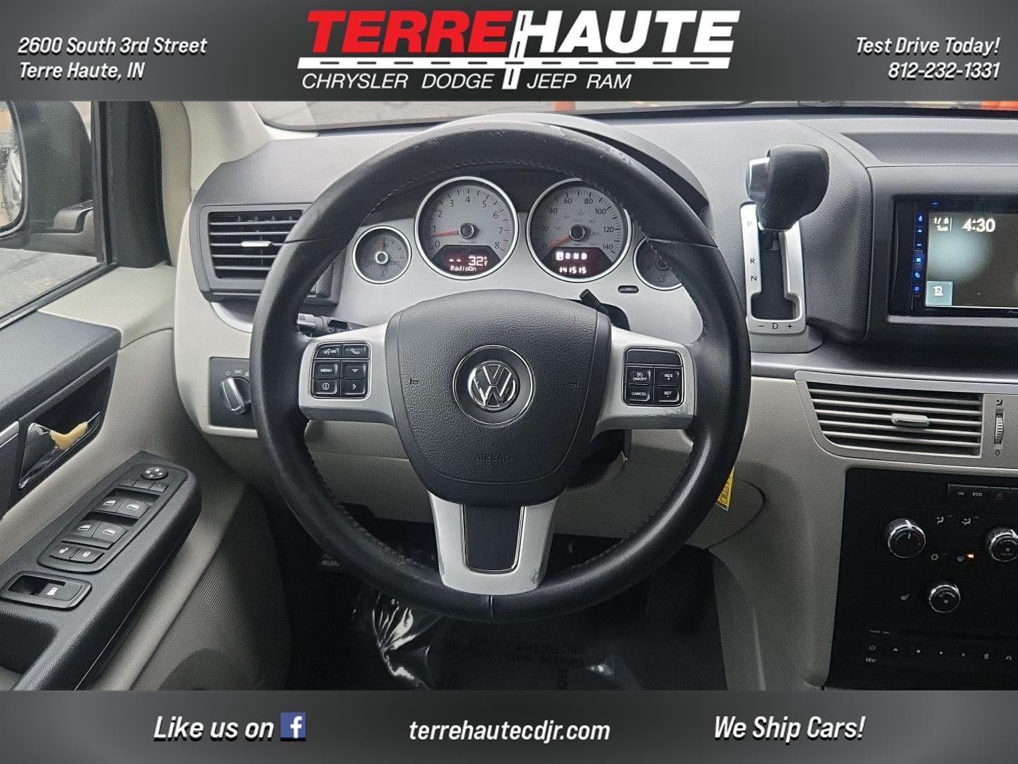 2012 Volkswagen Routan SE