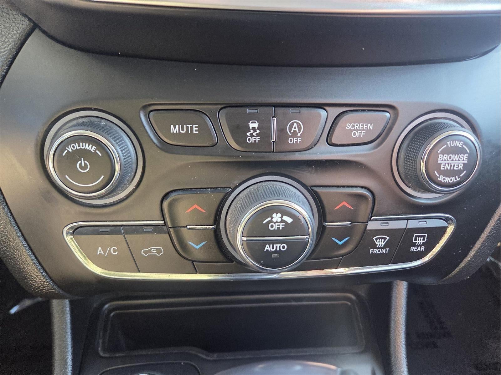 2022 Jeep Cherokee Latitude Lux