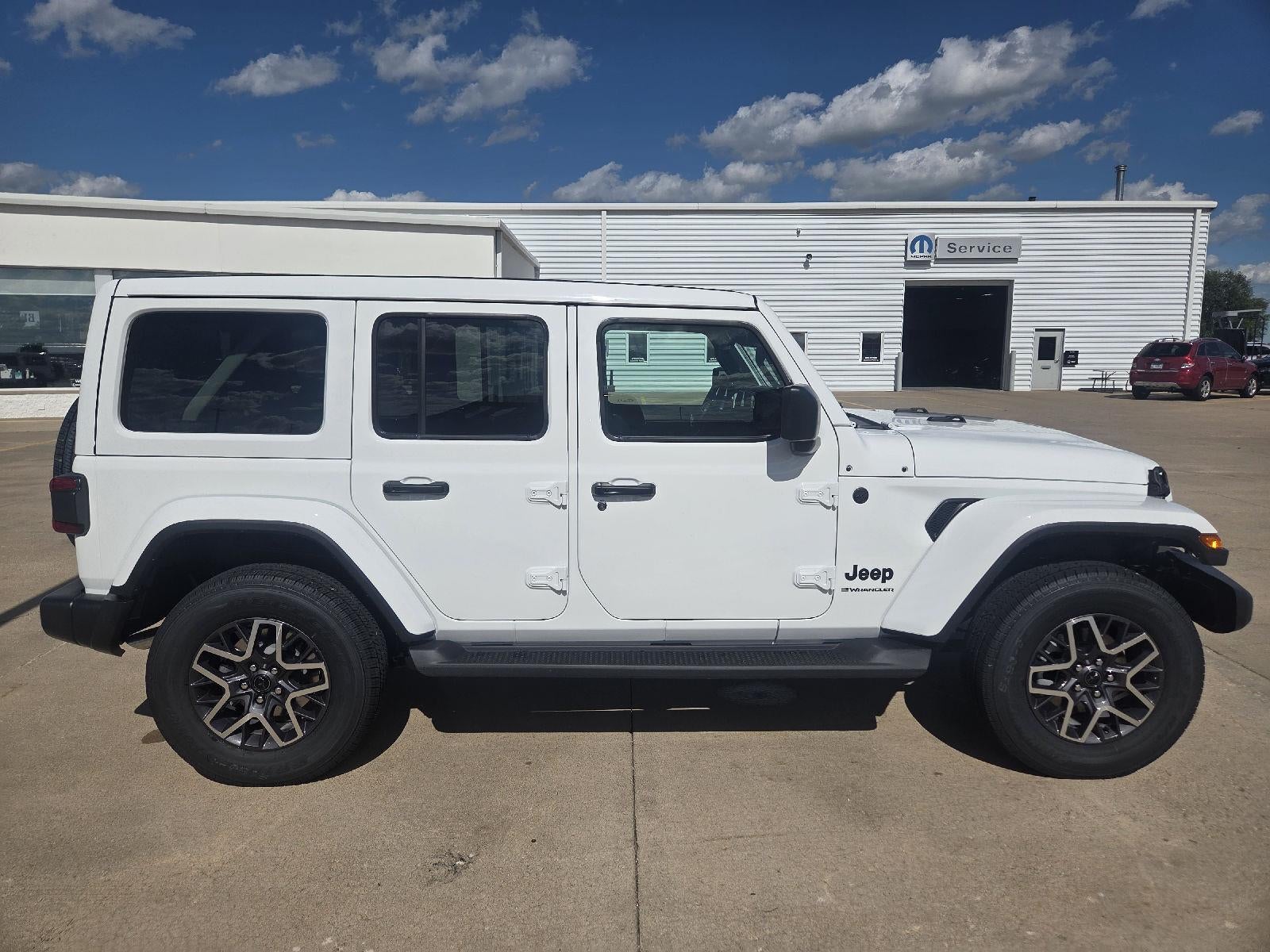 2026 Jeep WRANGLER SAHARA 4 DOOR 4X4