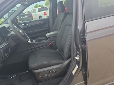 2026 Jeep Grand Cherokee Laredo X