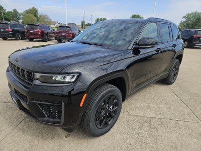 2026 Jeep Grand Cherokee Laredo Altitude