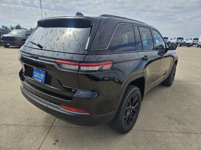 2026 Jeep Grand Cherokee Laredo Altitude