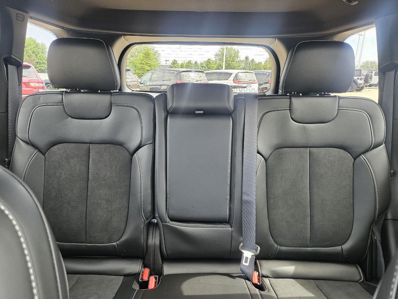 2026 Jeep Grand Cherokee Laredo Altitude