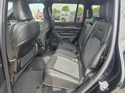 2026 Jeep Grand Cherokee Laredo Altitude