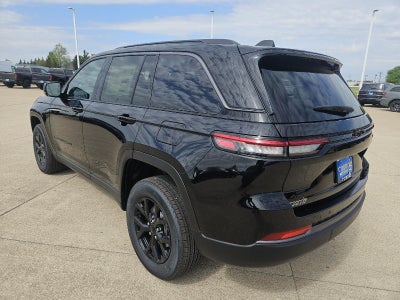 2026 Jeep Grand Cherokee Laredo Altitude
