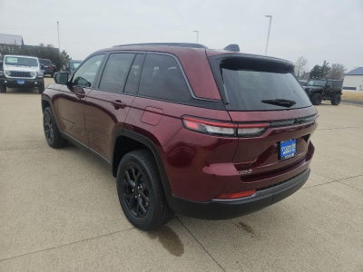 2026 Jeep Grand Cherokee Laredo Altitude