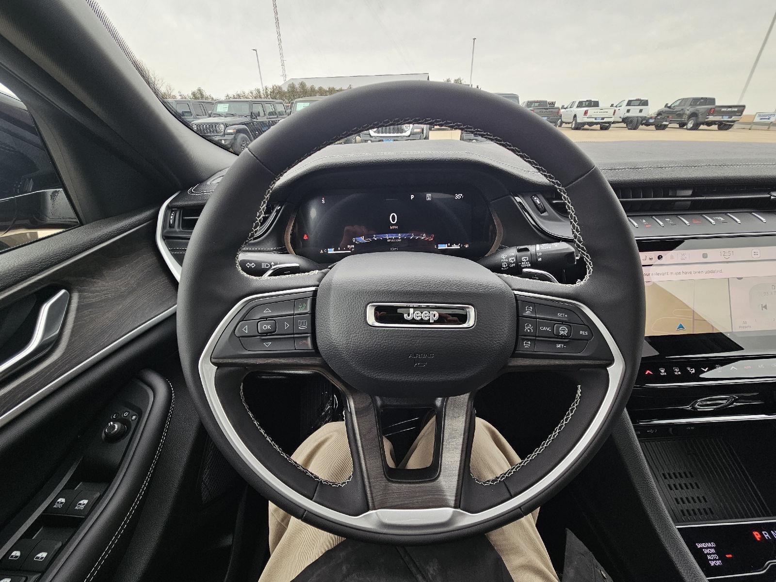 2026 Jeep Grand Cherokee Laredo Altitude