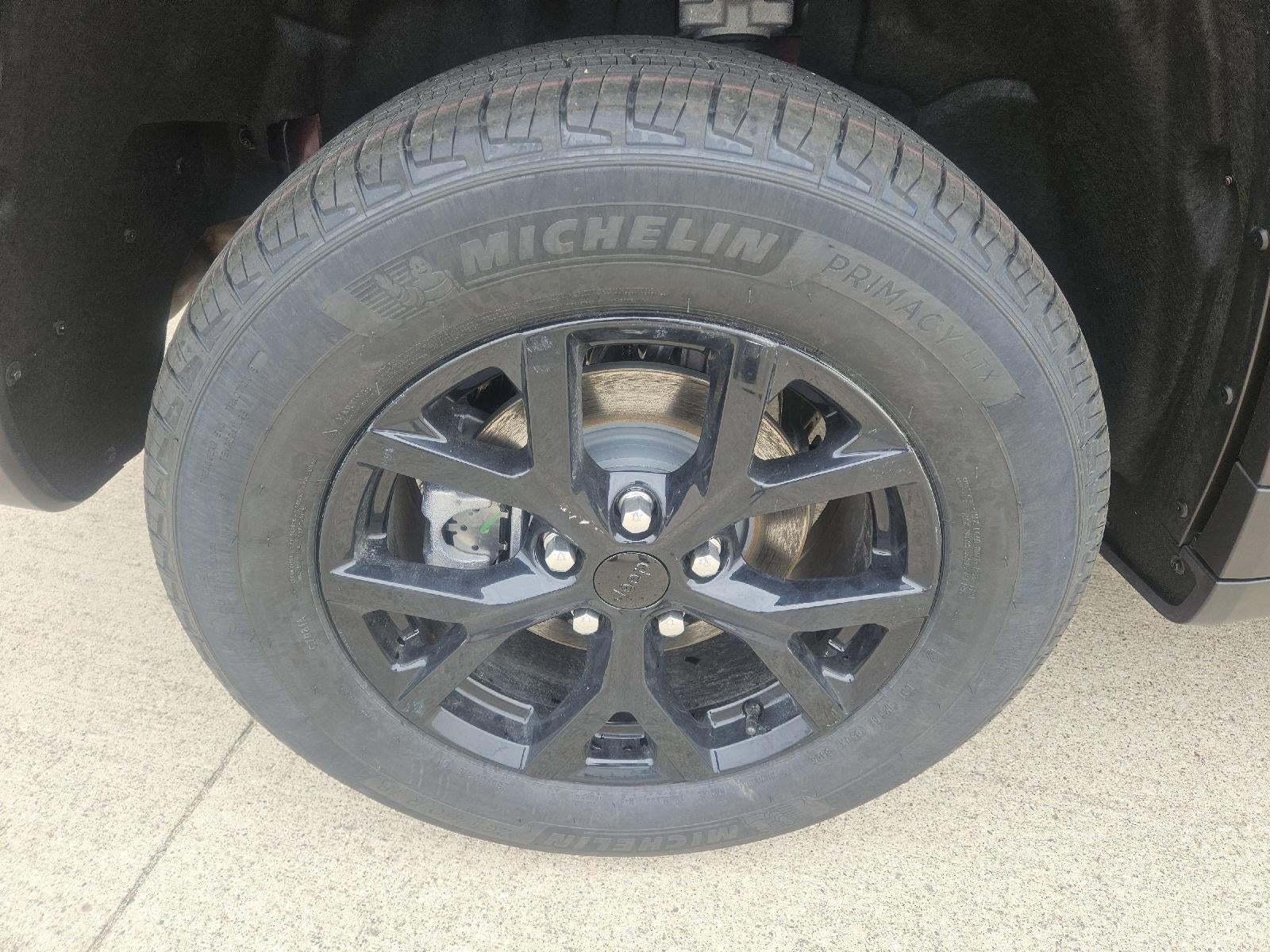 2026 Jeep Grand Cherokee Laredo Altitude