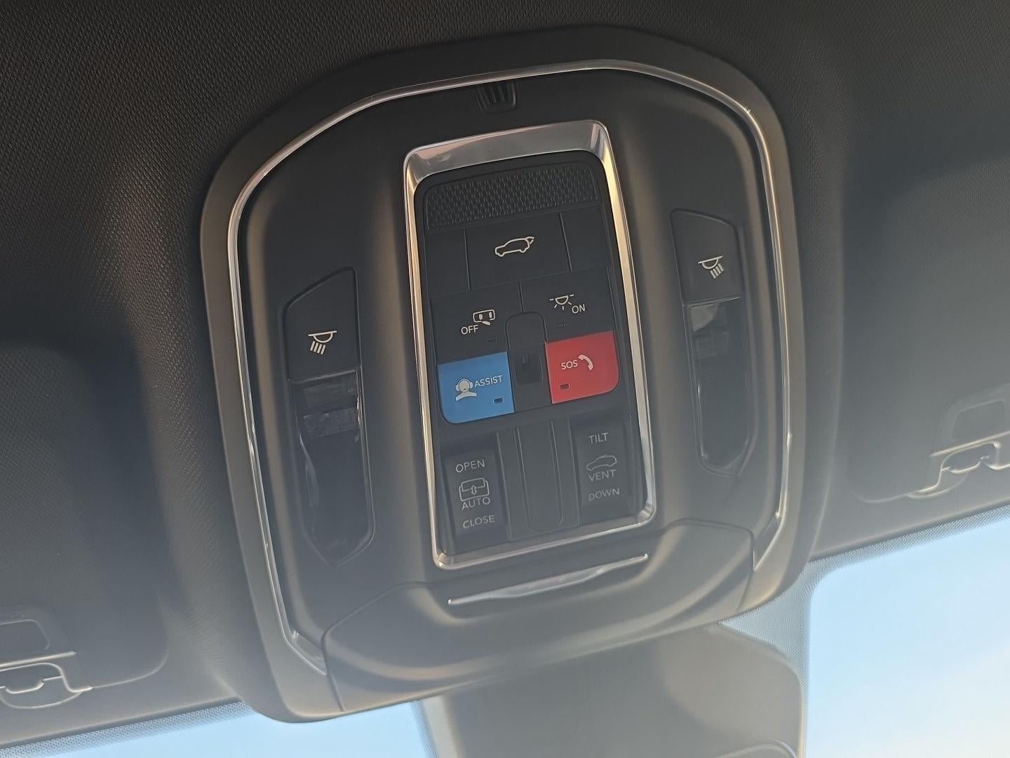 2026 Jeep Grand Cherokee Laredo Altitude