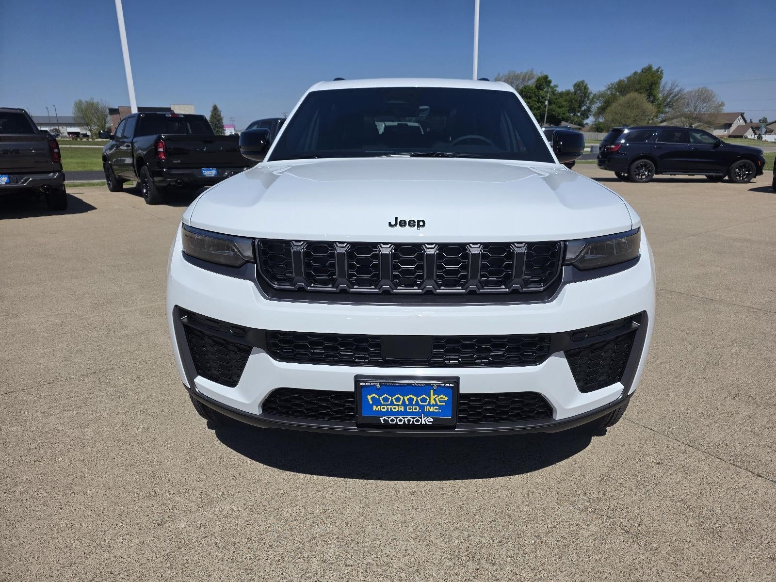 2026 Jeep Grand Cherokee L Laredo Altitude