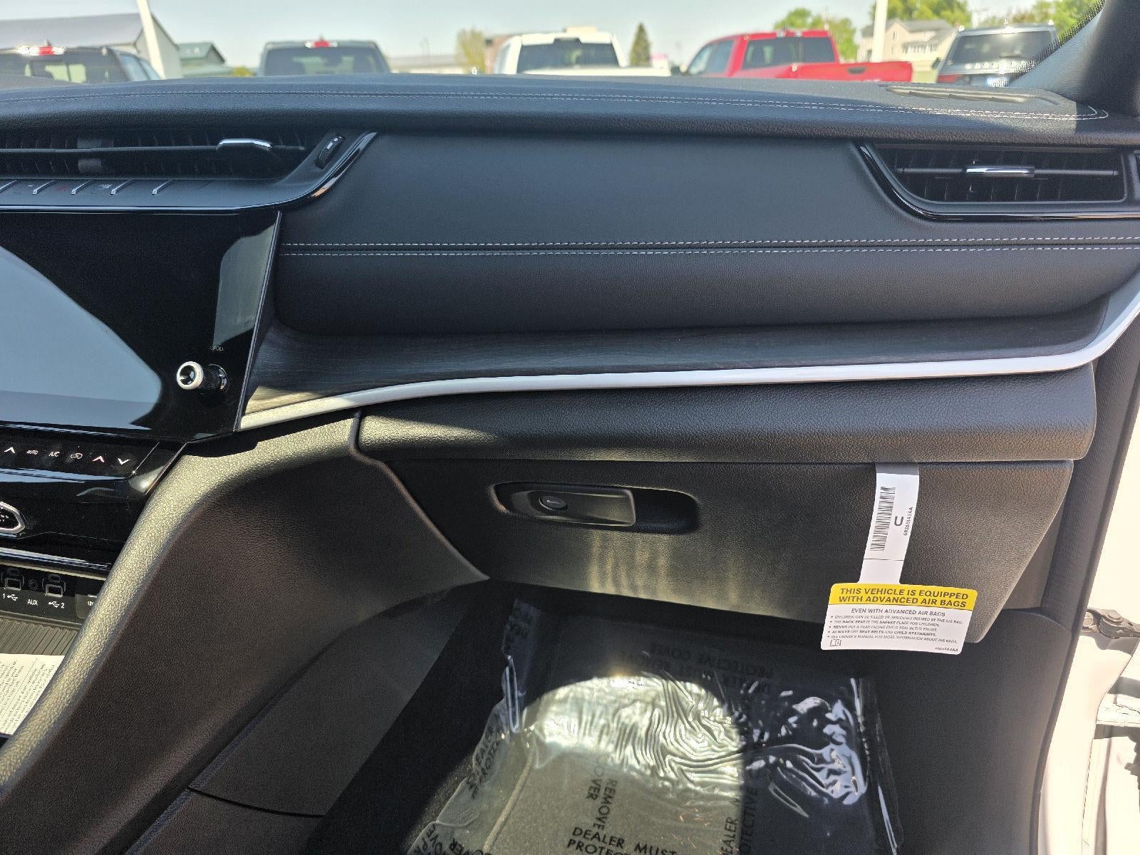 2026 Jeep Grand Cherokee L Laredo Altitude
