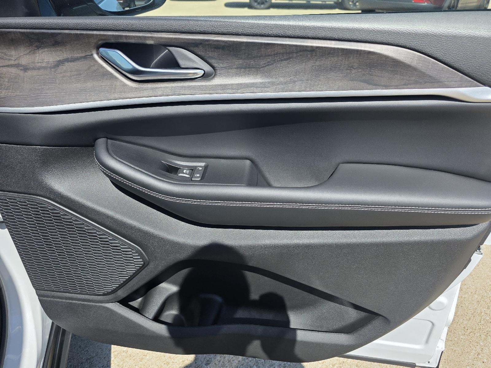 2026 Jeep Grand Cherokee L Laredo Altitude
