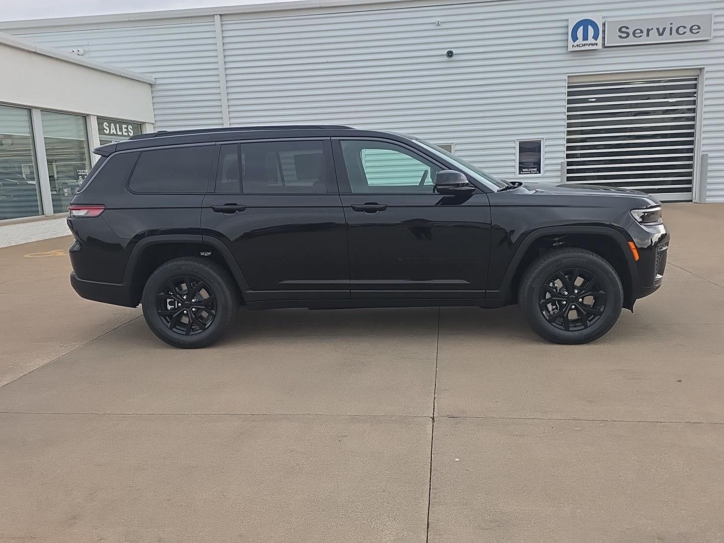 2026 Jeep Grand Cherokee L Laredo Altitude