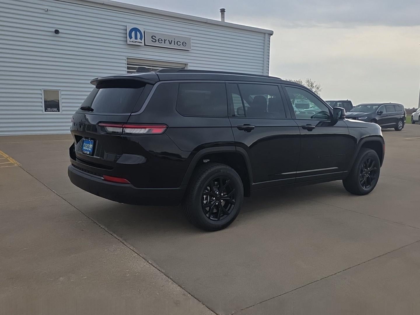 2026 Jeep Grand Cherokee L Laredo Altitude