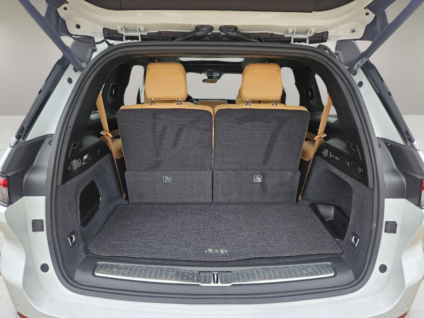 2023 Jeep Grand Cherokee L Summit Reserve