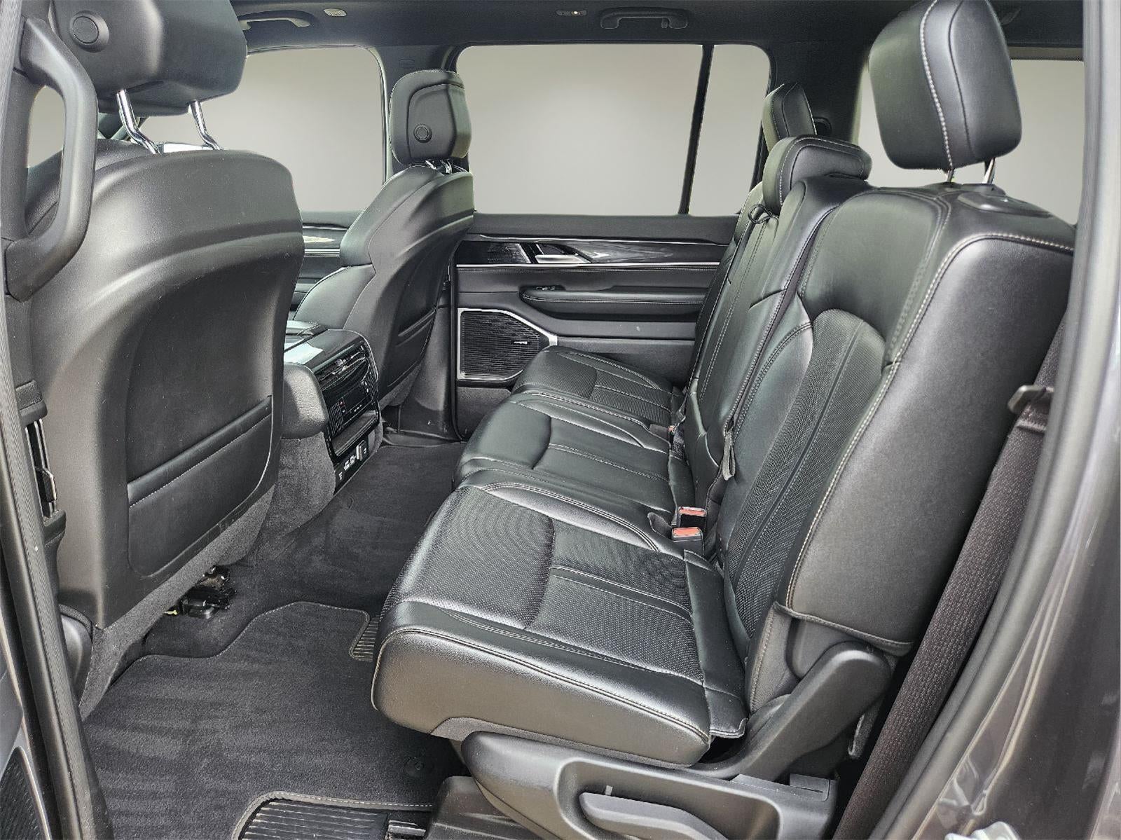 2023 Jeep Wagoneer Base 4X4