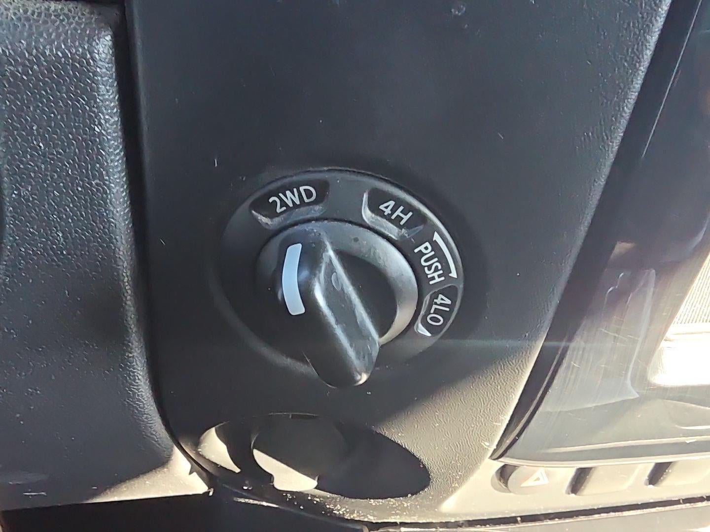 2015 Nissan Titan SV