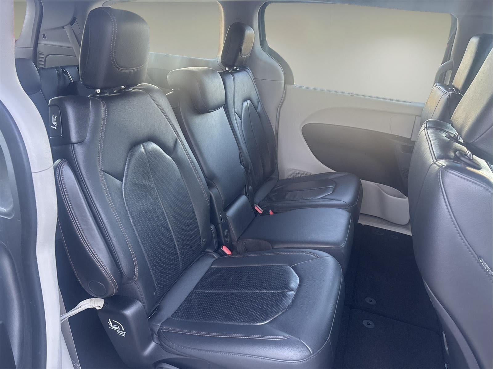 2018 Chrysler Pacifica Touring-L