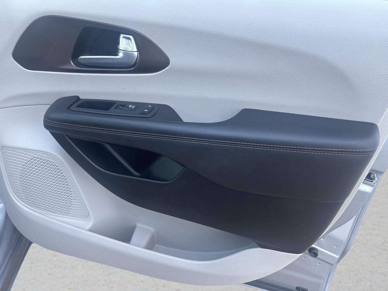 2018 Chrysler Pacifica Touring-L