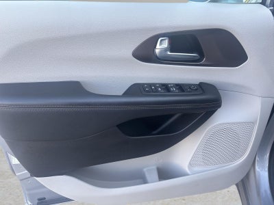 2018 Chrysler Pacifica Touring-L