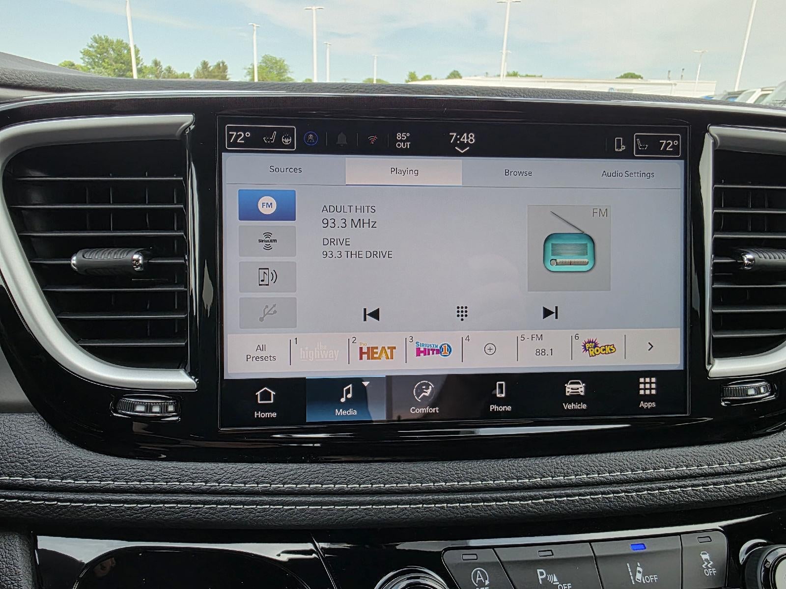 2027 Chrysler Pacifica Select