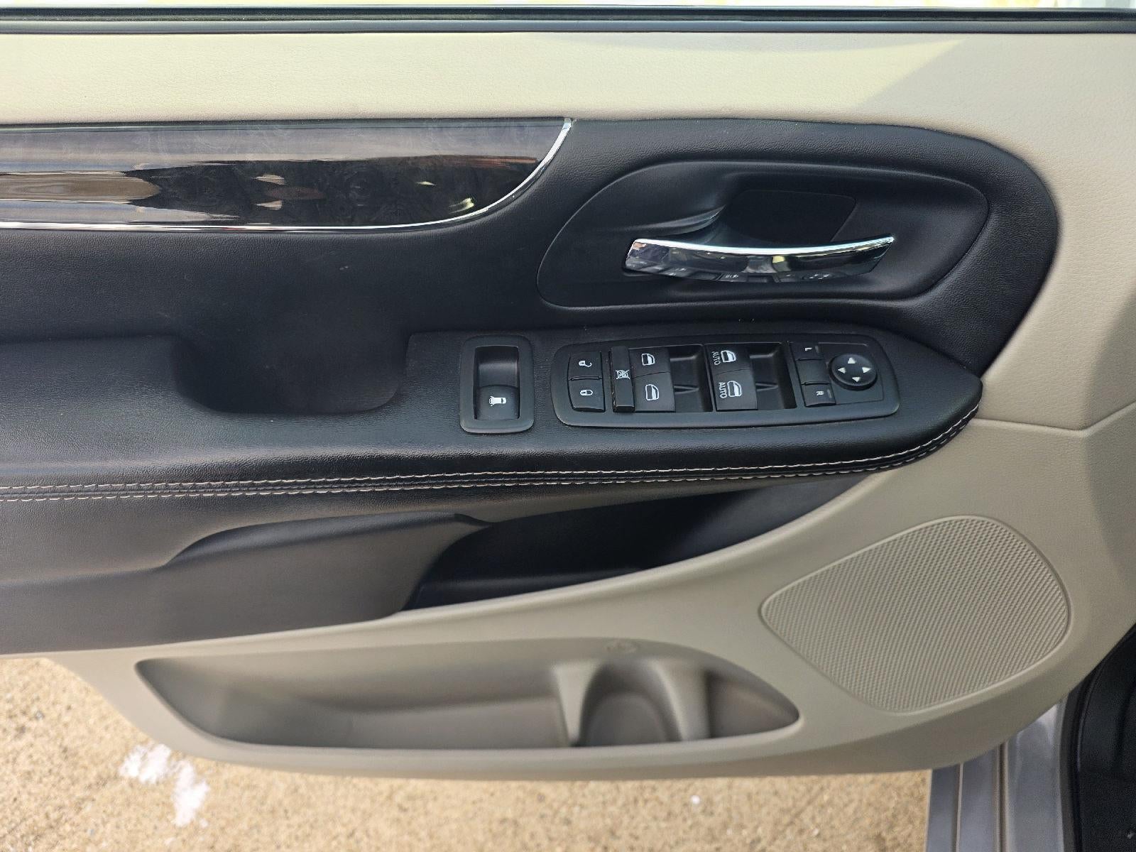 2015 Chrysler Town & Country Touring