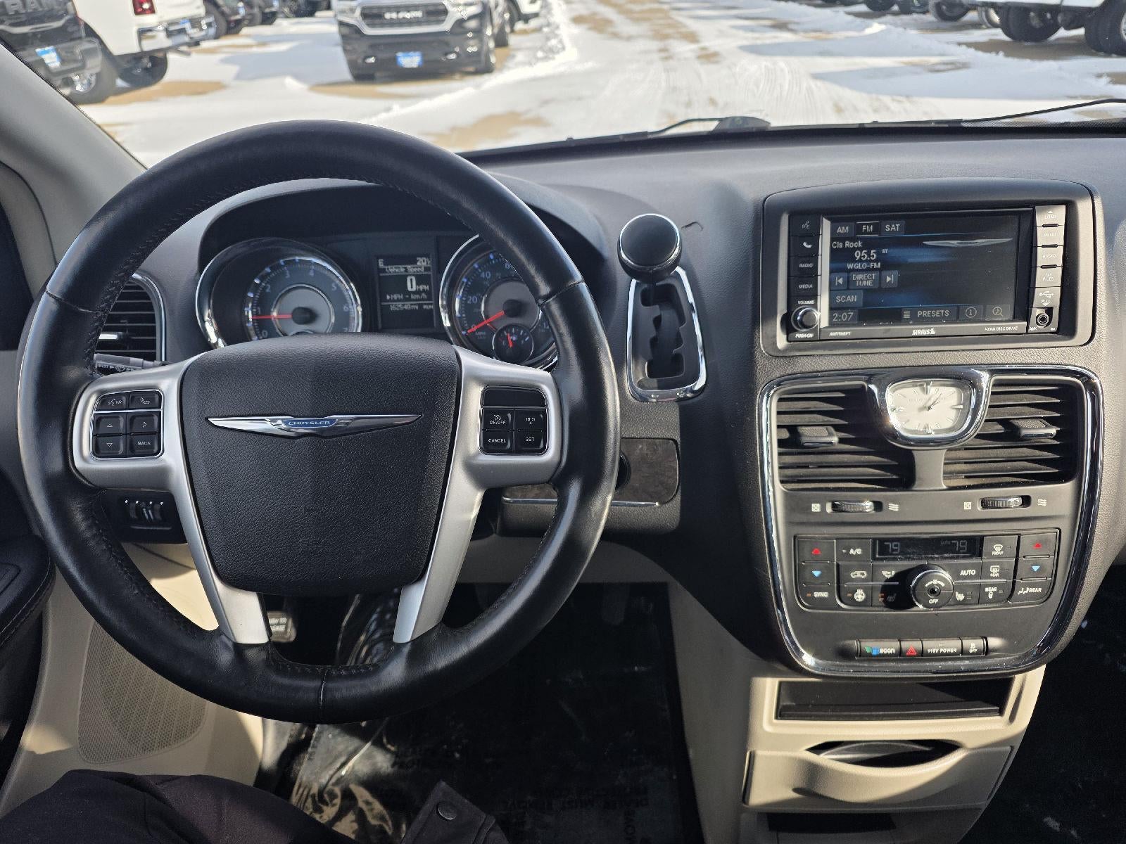 2015 Chrysler Town & Country Touring