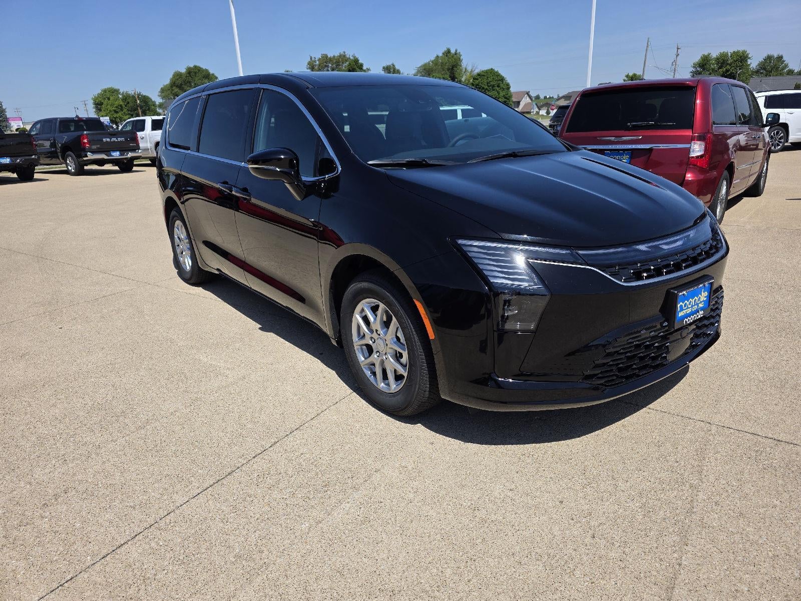 2027 Chrysler Pacifica Select