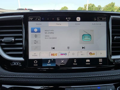 2027 Chrysler Pacifica Select