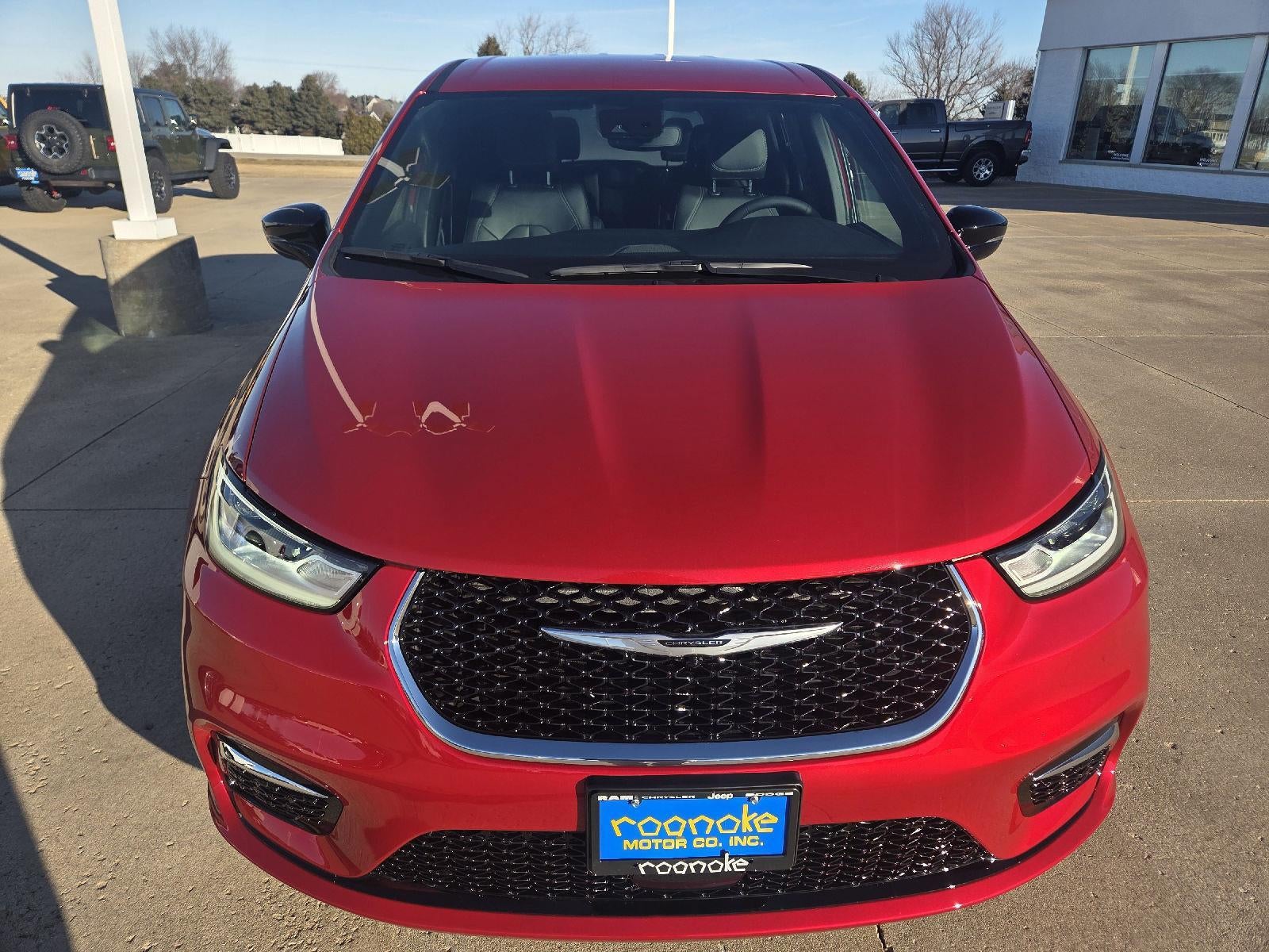 2026 Chrysler Pacifica Select