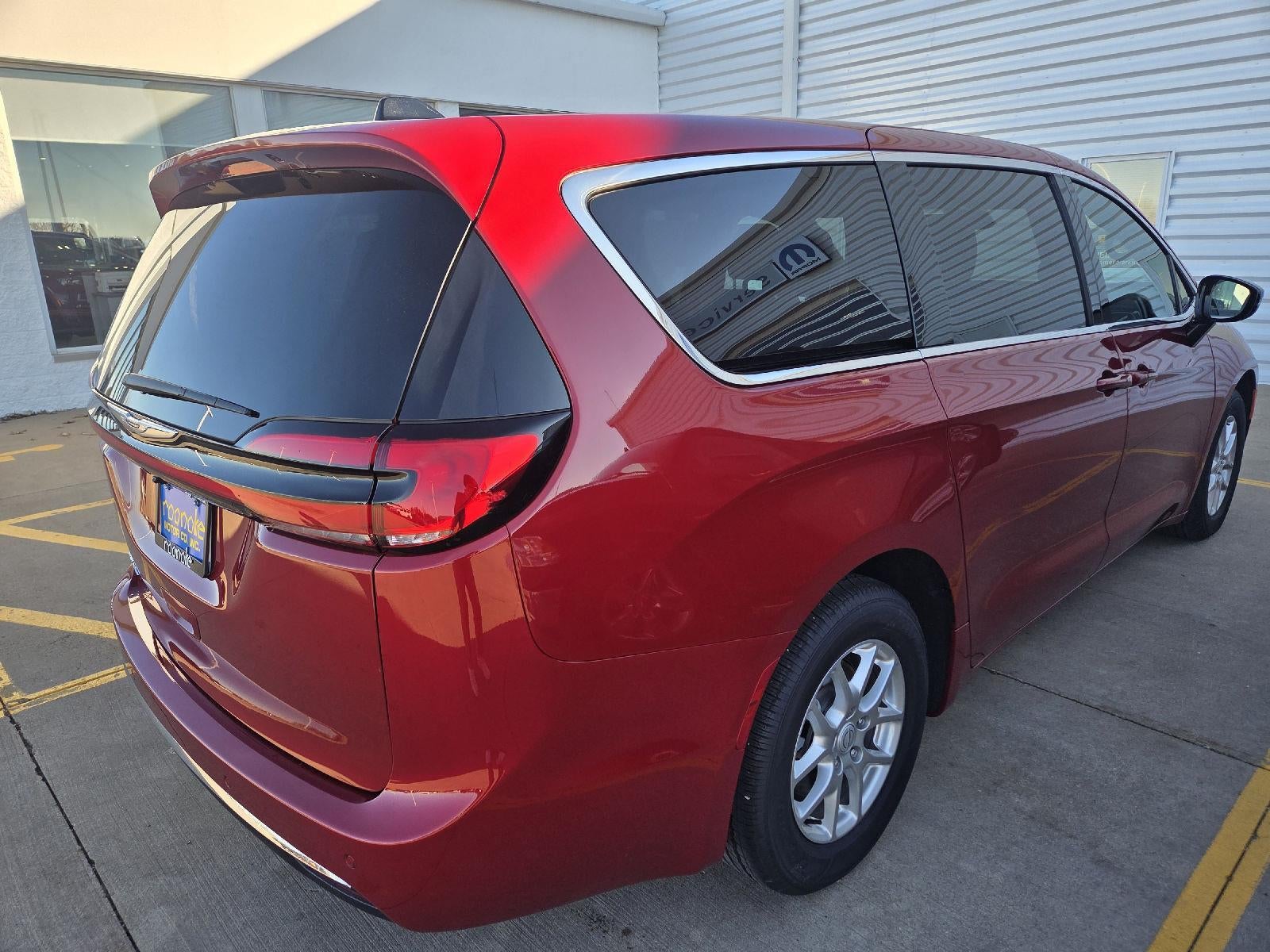 2026 Chrysler Pacifica Select