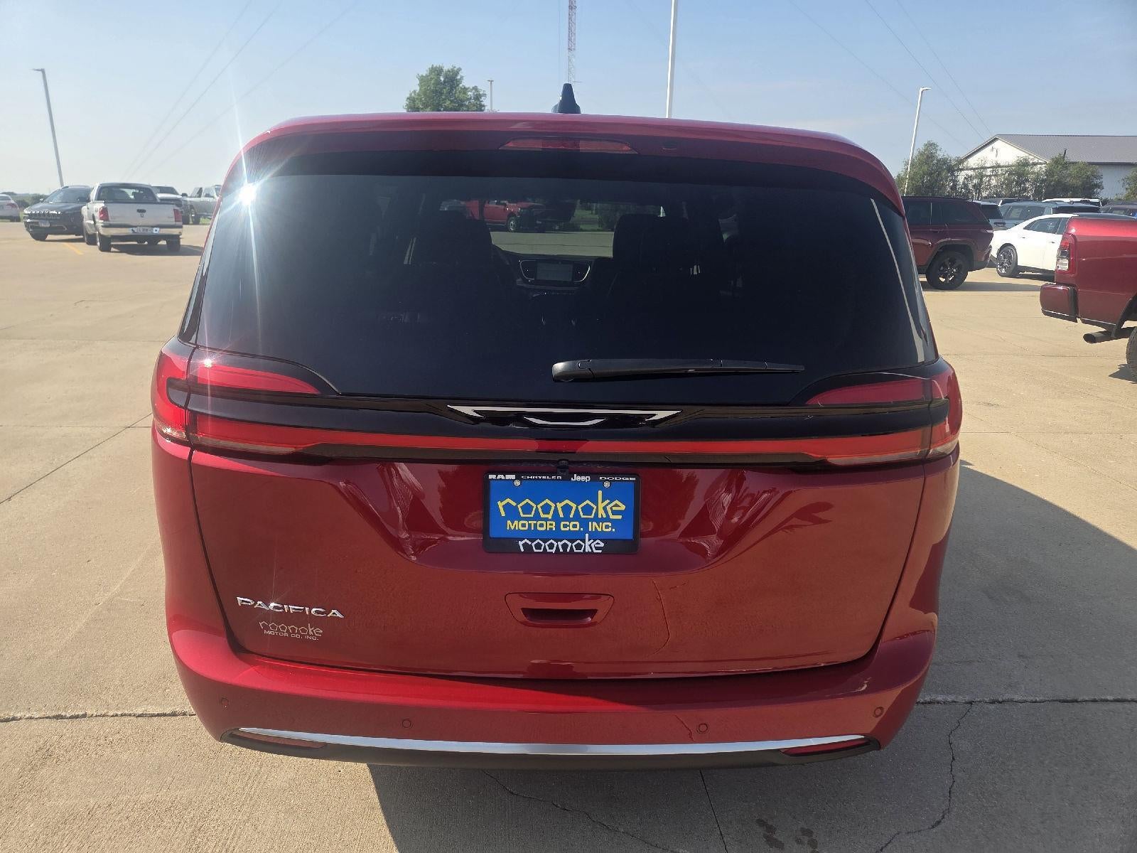 2027 Chrysler Pacifica Select