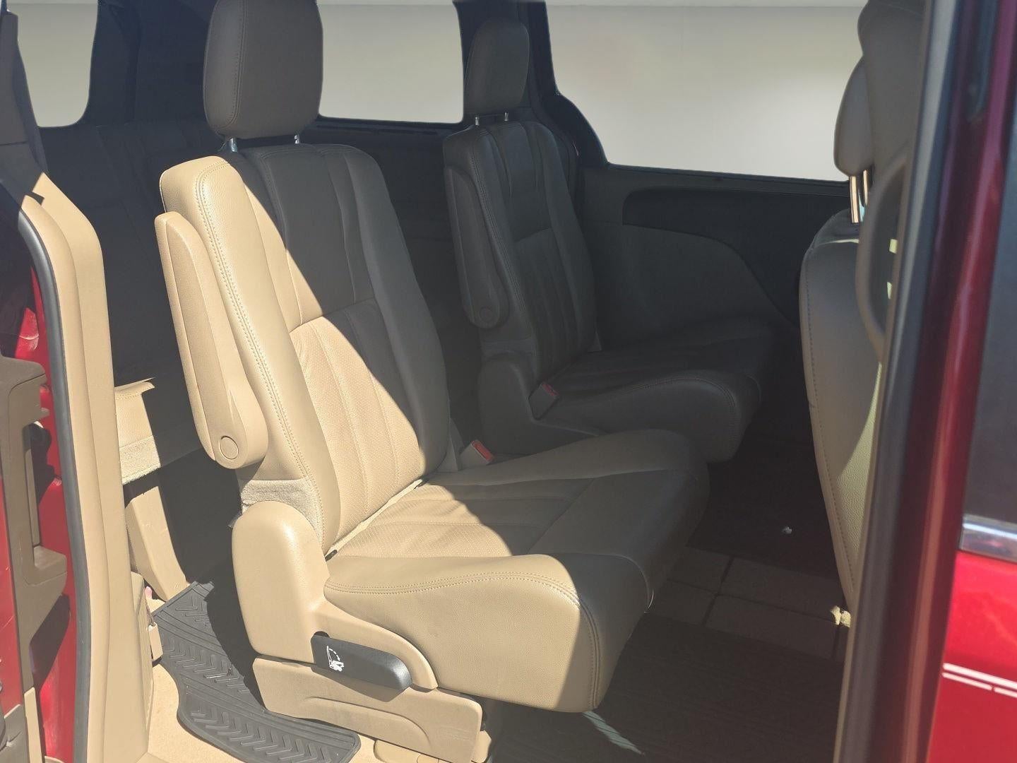 2013 Chrysler Town & Country Touring-L