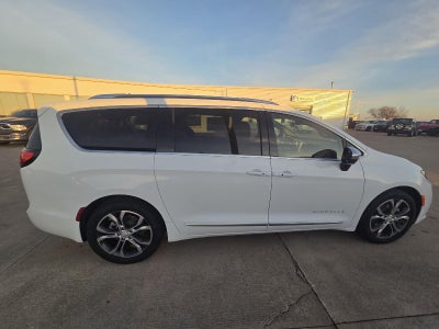 2026 Chrysler Pacifica Pinnacle