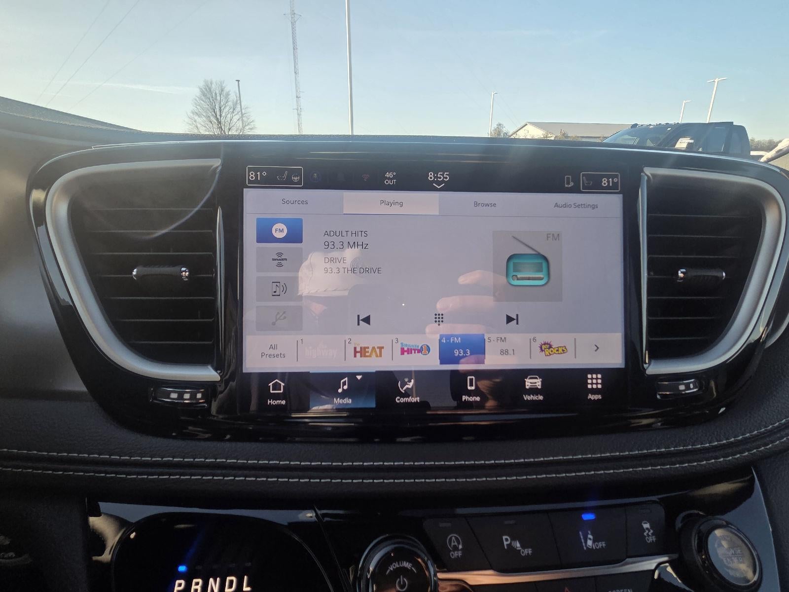 2026 Chrysler Pacifica Select