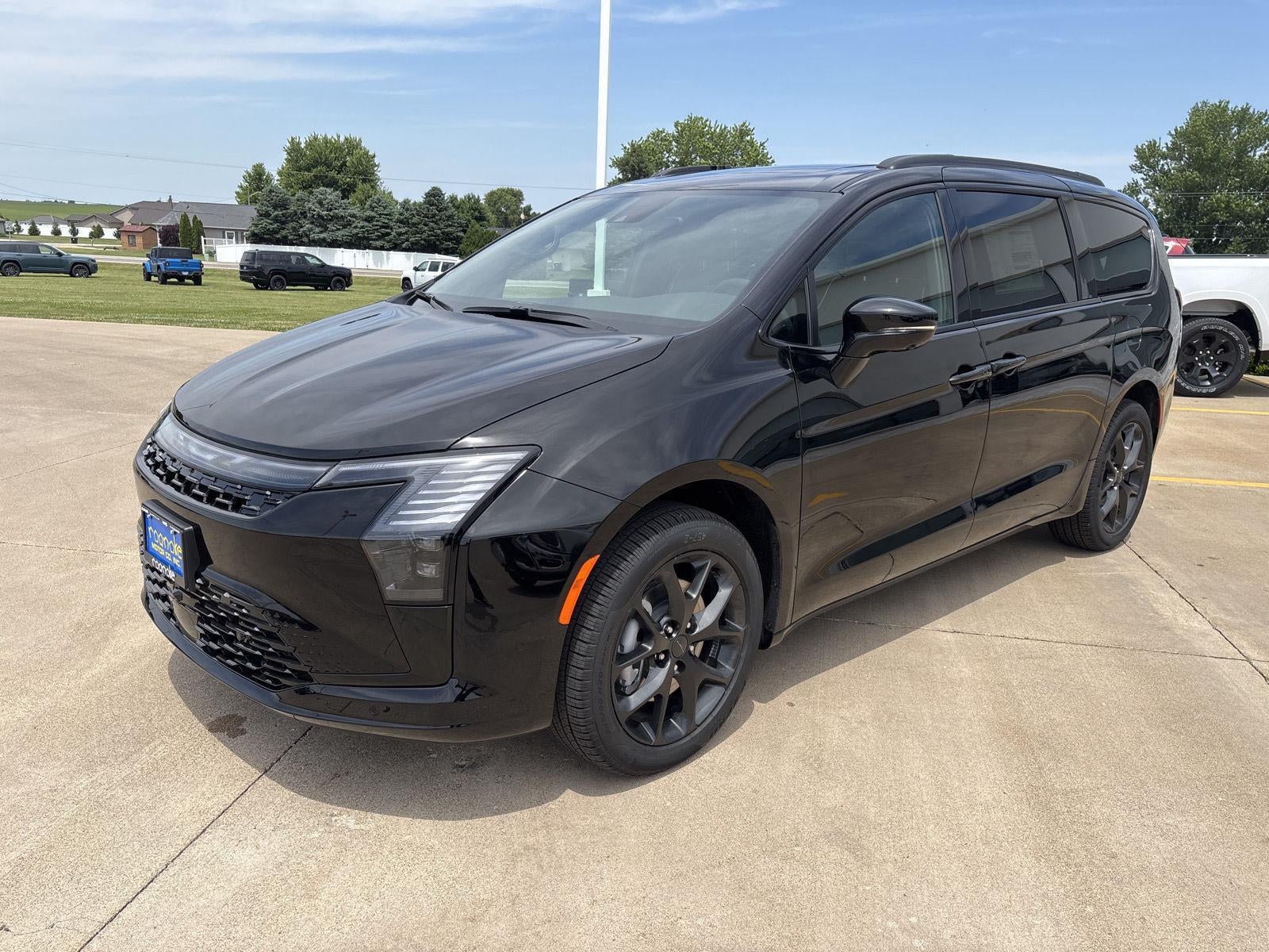 2027 Chrysler Pacifica Limited AWD's photo