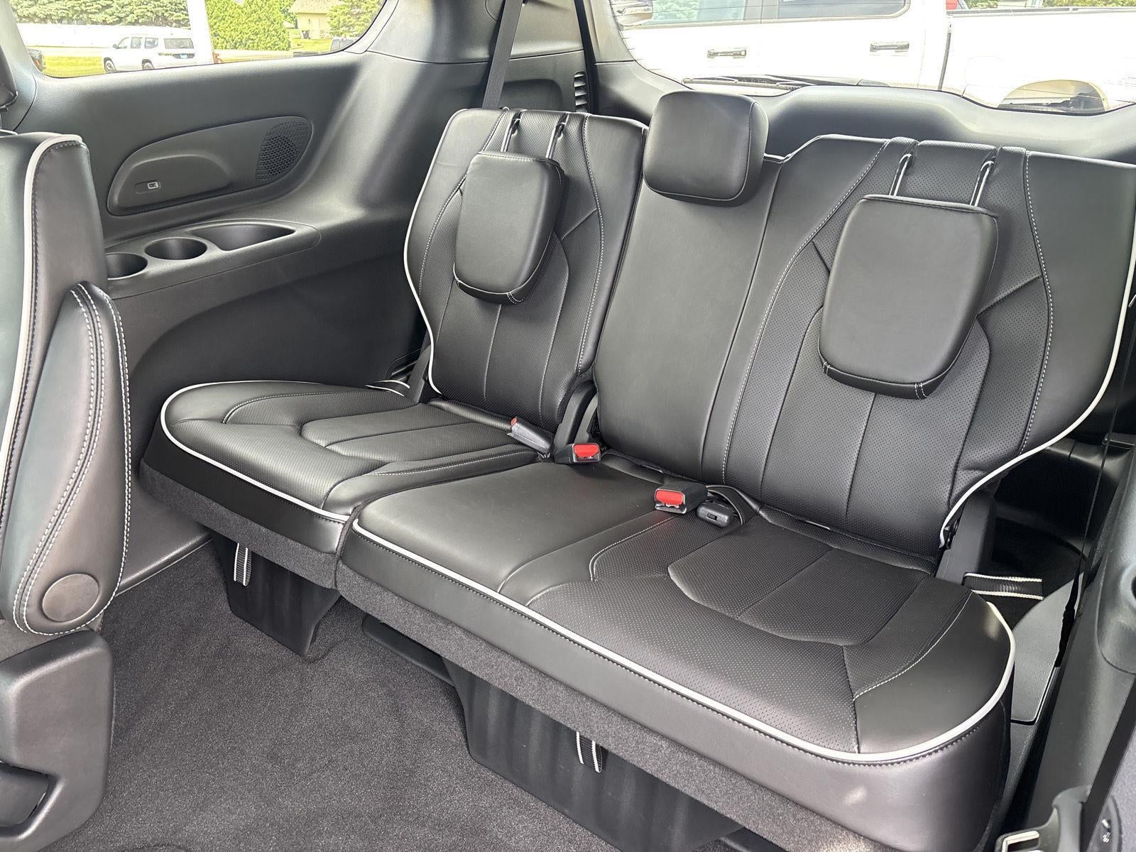 2027 Chrysler Pacifica Limited