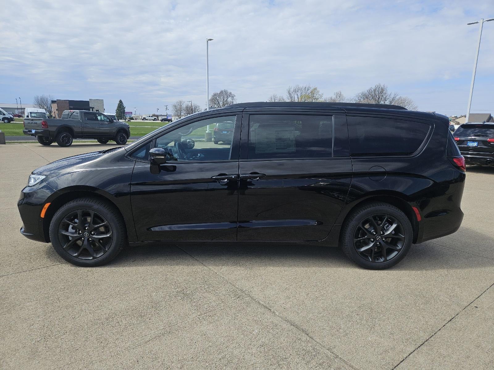 2026 Chrysler Pacifica Limited