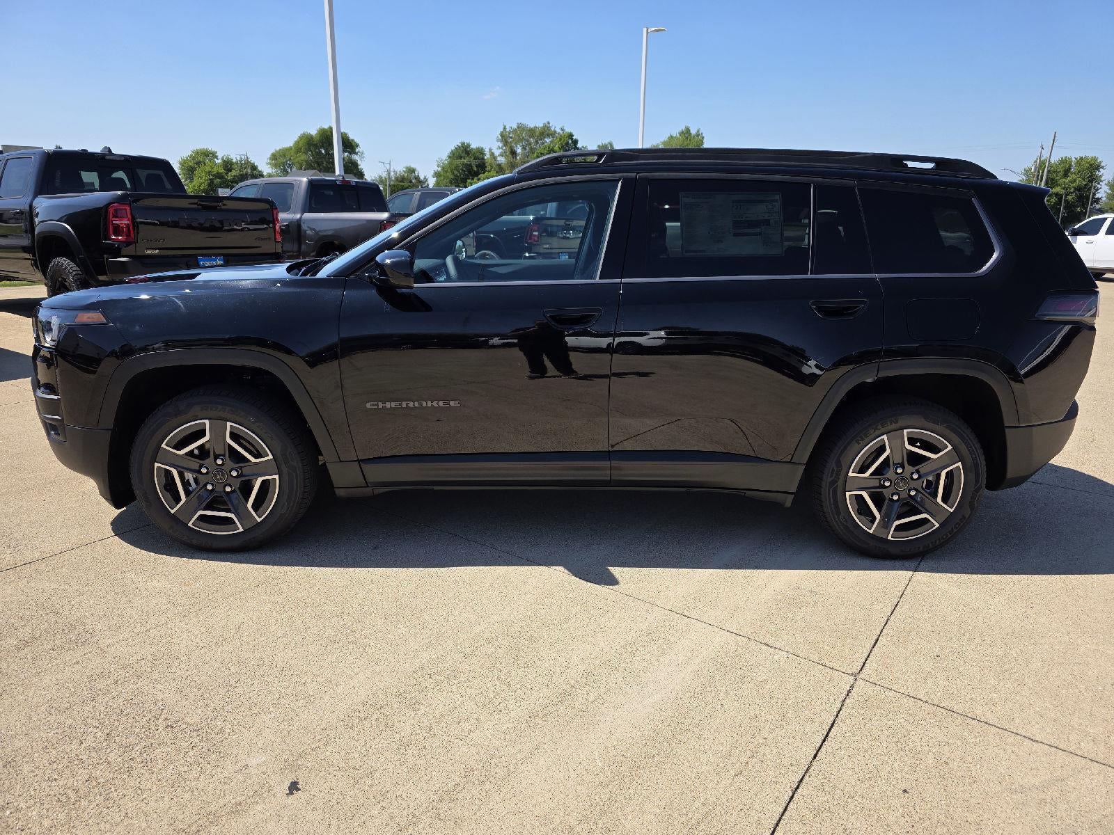2026 Jeep Cherokee Laredo