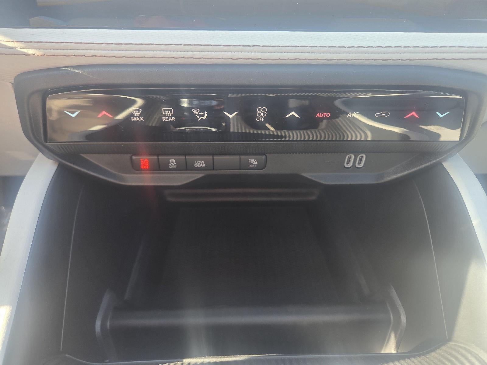 2026 Jeep Cherokee Overland