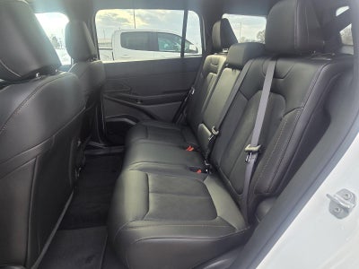 2026 Jeep Cherokee Overland
